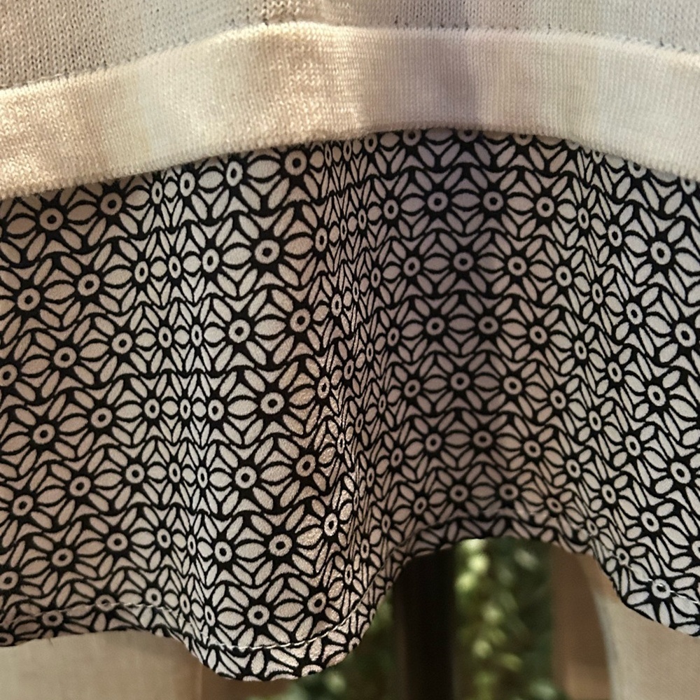LOFT Cream & Black Long Sleeve Women's Top - Picture 2 of 3